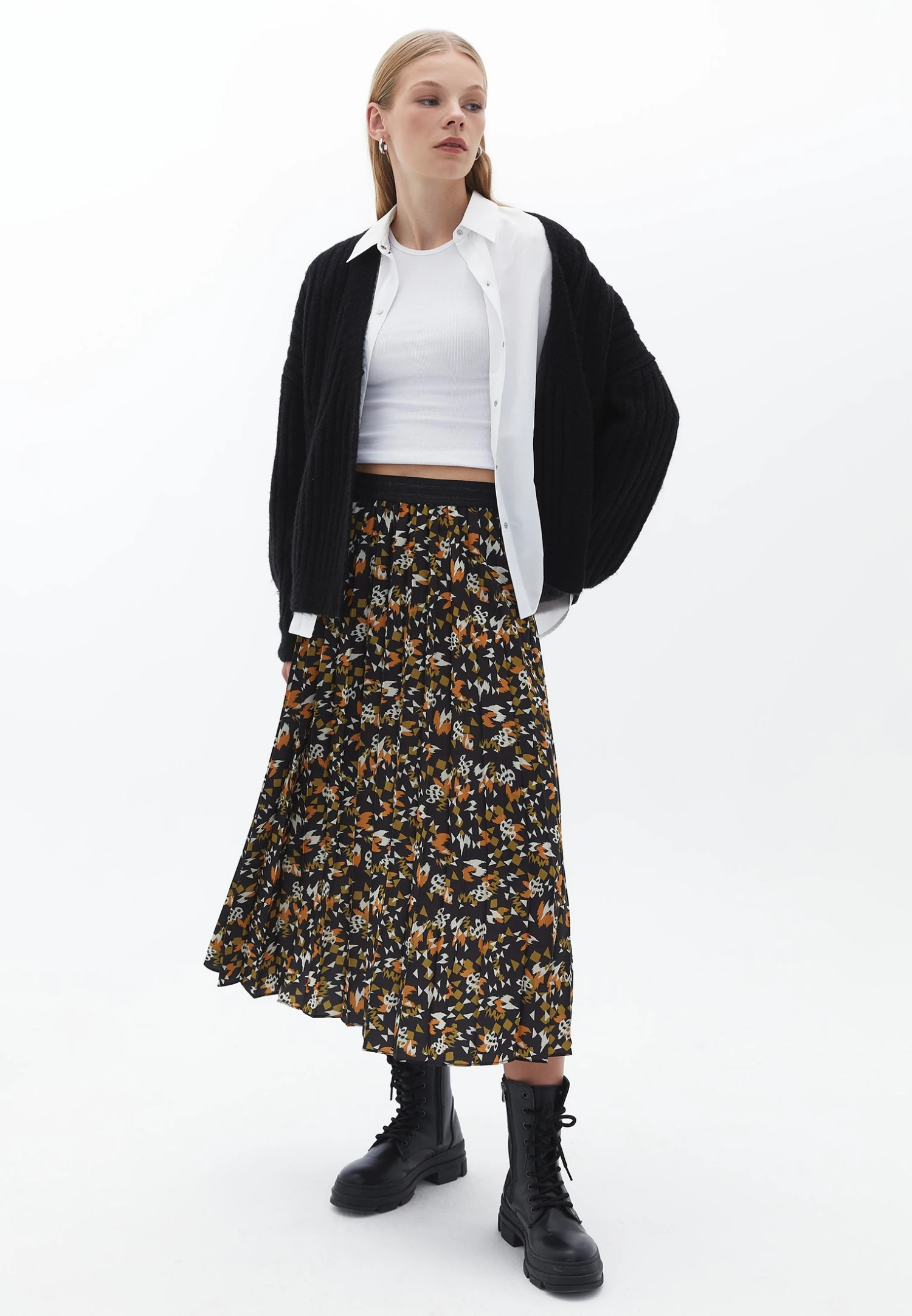 MODISCHEN - Spódnica Trapezowa - Geo Print 2 MODISCHEN - Spódnica Trapezowa - Geo Print - obrazek 2