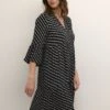 Kaffe KAMARITA AMBER - Sukienka Letnia - Black Chalk Graphic Print