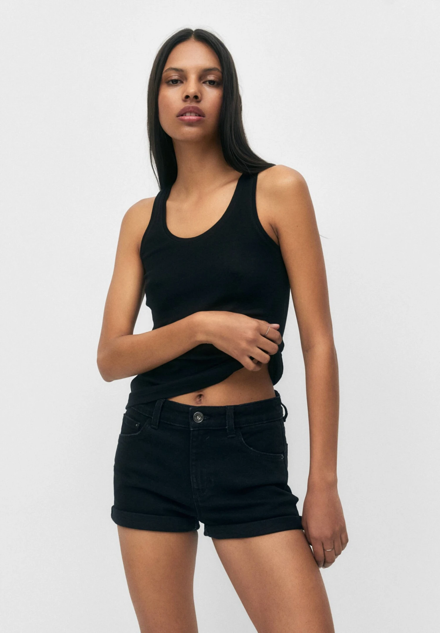 PULL & BEAR WITH TURN-UP HEMS - Szorty Jeansowe - Black 1 PULL & BEAR WITH TURN-UP HEMS - Szorty Jeansowe - Black