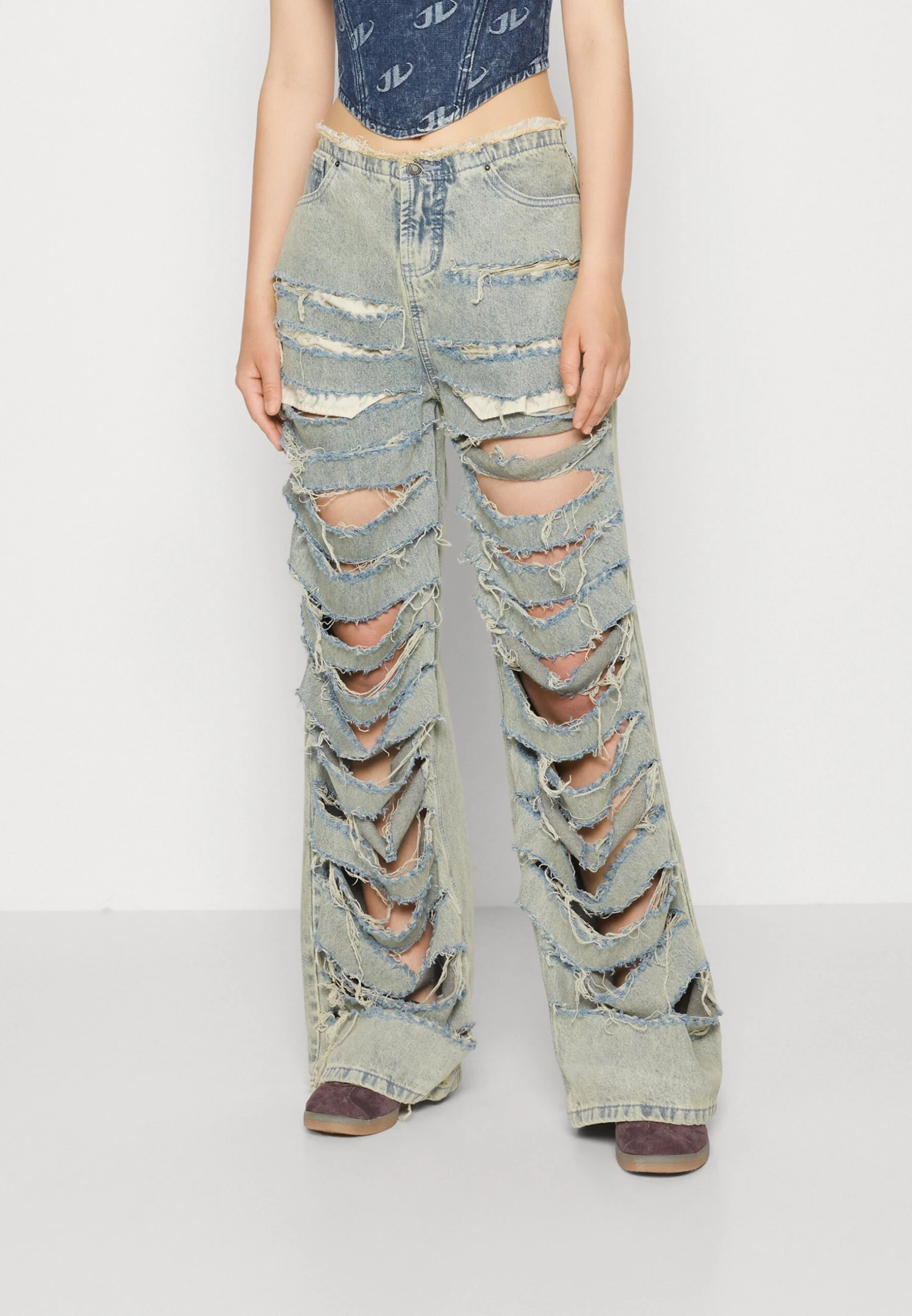 Jaded London EXTREME SLASHED LOW RISE - Jeansy Bootcut - Blue 1 Jaded London EXTREME SLASHED LOW RISE - Jeansy Bootcut - Blue