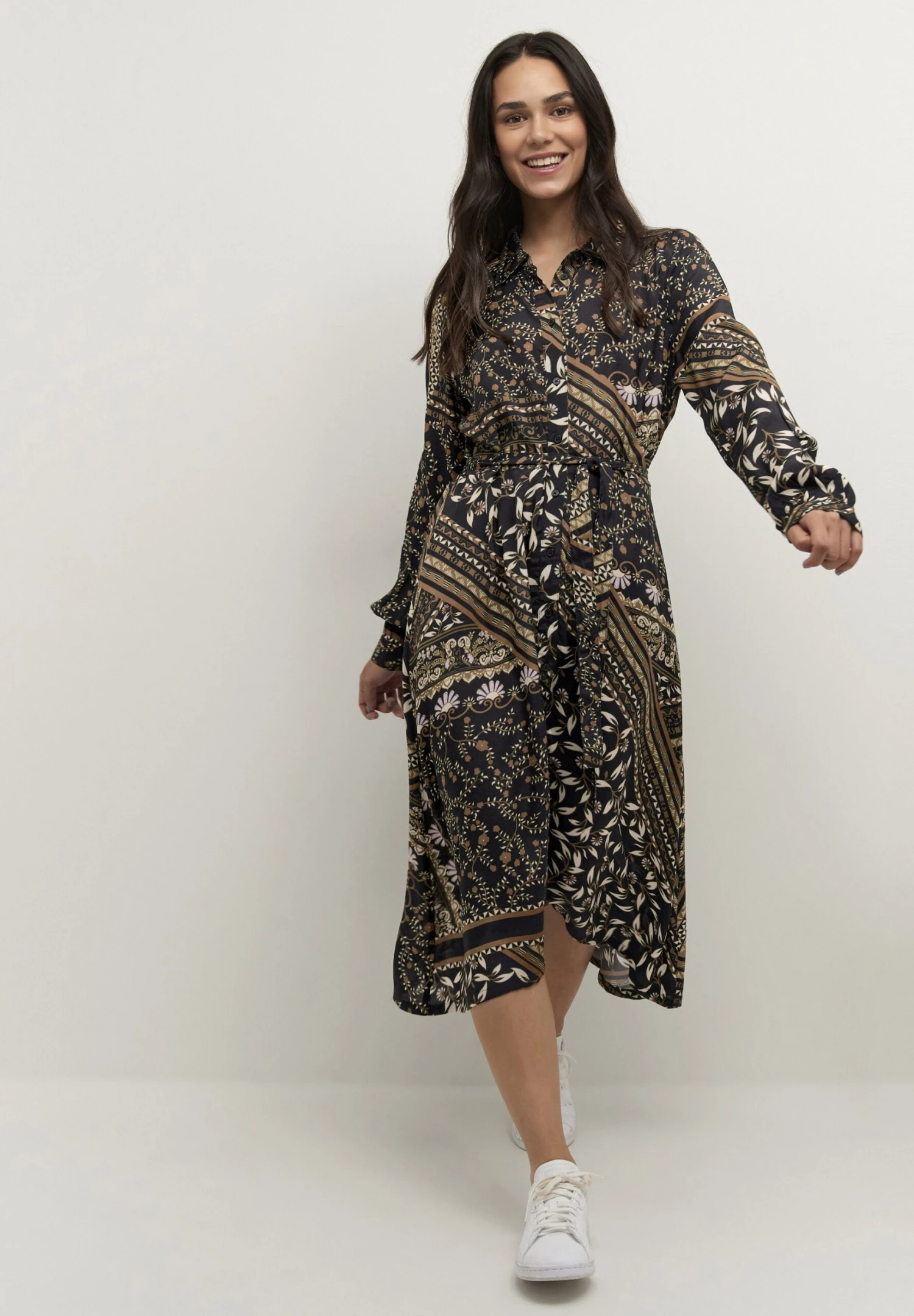 Kaffe KAFINE OLINE - Sukienka Koszulowa - Black/brown Scarf Print 2 Kaffe KAFINE OLINE - Sukienka Koszulowa - Black/brown Scarf Print - obrazek 2