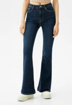 BERSHKA Jeansy Dzwony - Royal Blue