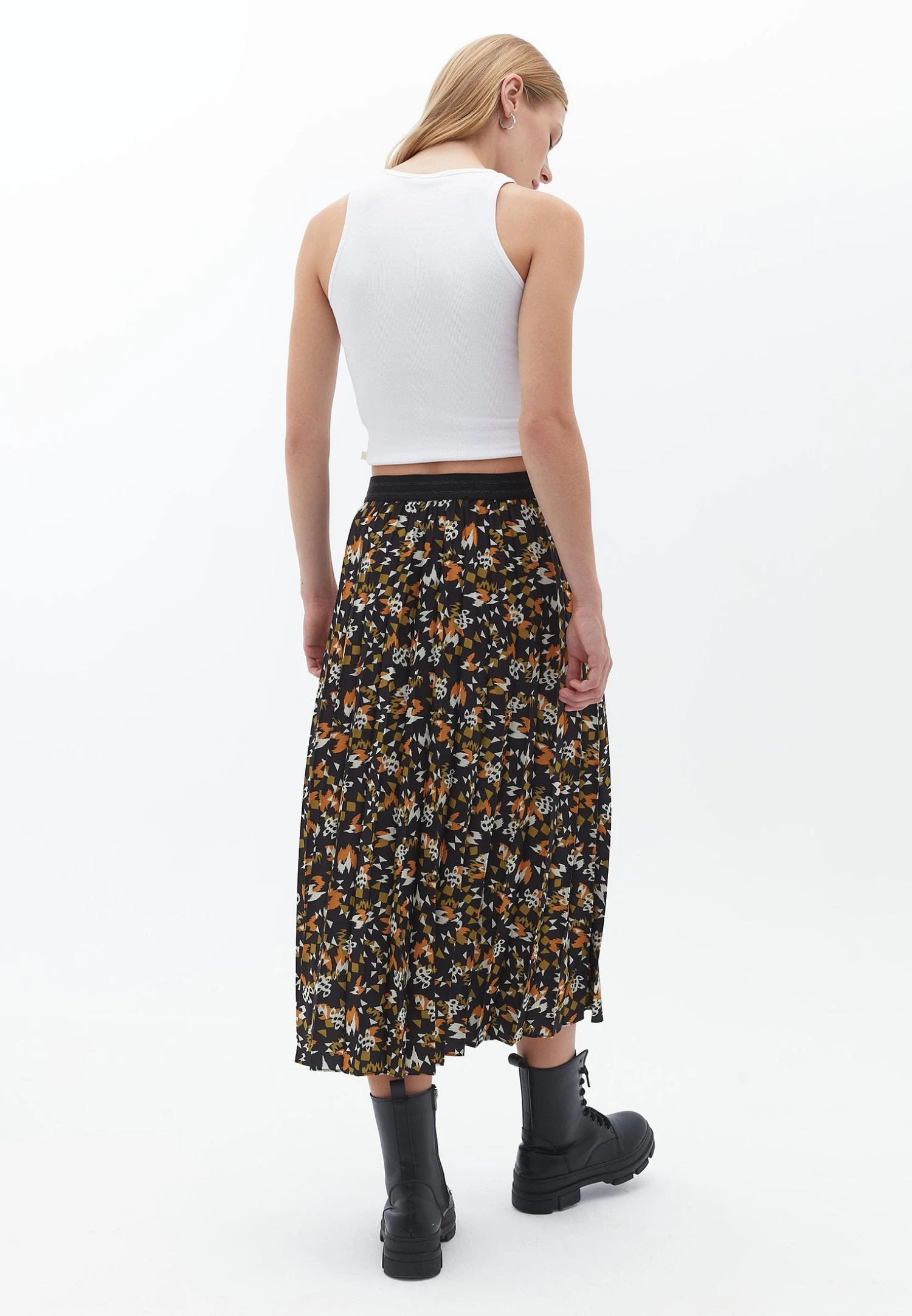 MODISCHEN - Spódnica Trapezowa - Geo Print 3 MODISCHEN - Spódnica Trapezowa - Geo Print - obrazek 3