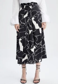 DeFacto Spódnica Trapezowa - Black