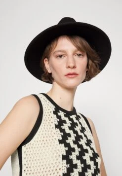 Marella Top - Ecru` -Ulla Popken Sklep e66b031e06f64cd39e634854ed9eff06