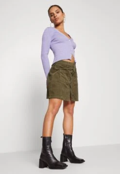 JDYSHIRAZ LIFE SHORT SKIRT - Spódnica Mini - Kalamata -Ulla Popken Sklep f440b2f823544d06bc19032516f94ea5