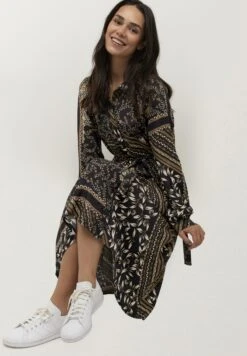 Kaffe KAFINE OLINE - Sukienka Koszulowa - Black/brown Scarf Print 9 Kaffe KAFINE OLINE - Sukienka Koszulowa - Black/brown Scarf Print -Ulla Popken Sklep f9a251088a494aae93f5075bc75feb45