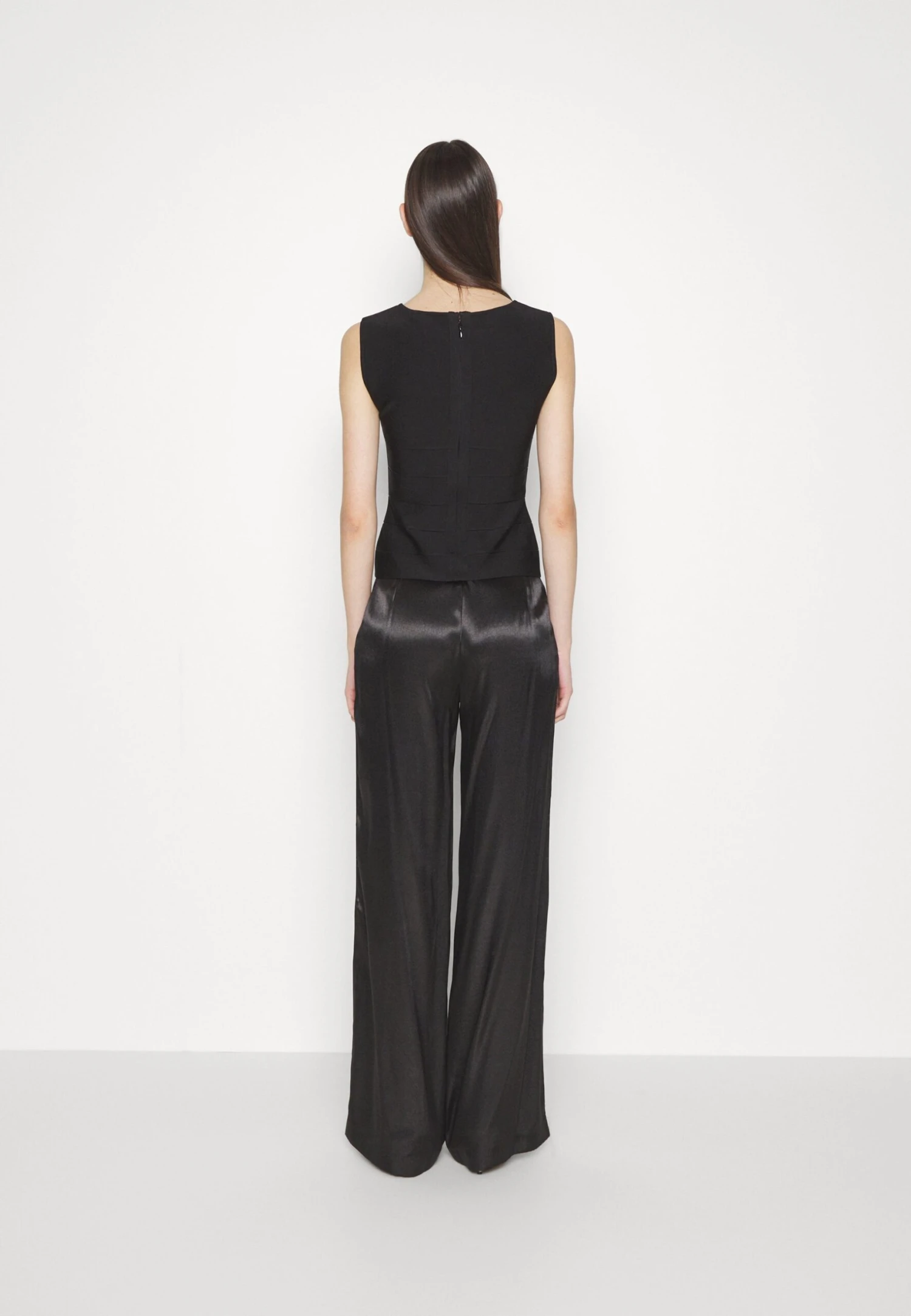 HERVE LEGER ICON SWEETHEART - Top - Black 4 HERVE LEGER ICON SWEETHEART - Top - Black - obrazek 4