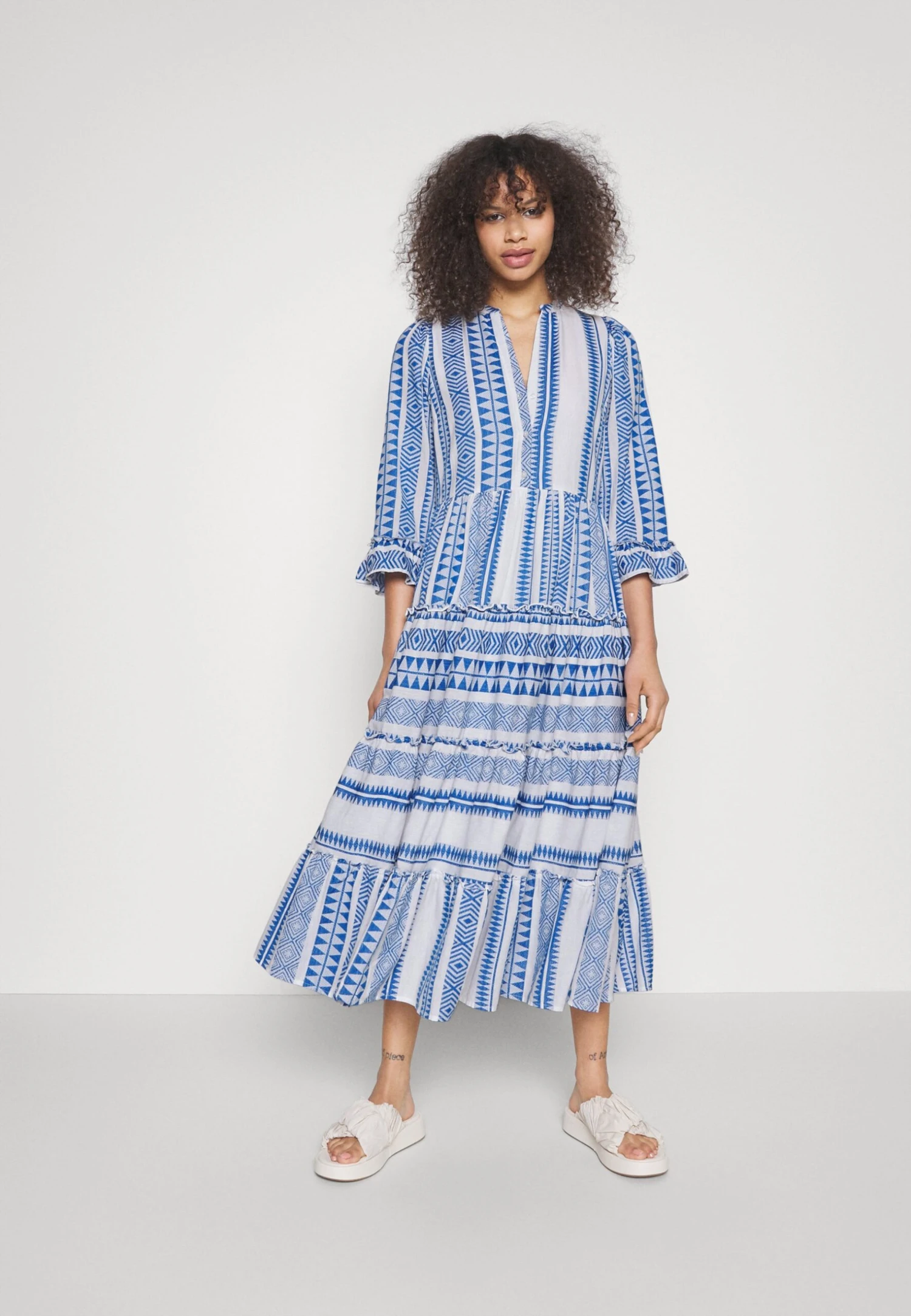 YASANINE 3/4 MIDI DRESS S. - FEST - Długa Sukienka - Birchdetail:w. Olympian Blue 2 YASANINE 3/4 MIDI DRESS S. - FEST - Długa Sukienka - Birchdetail:w. Olympian Blue - obrazek 2