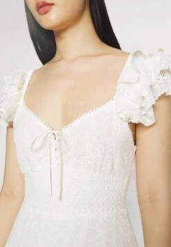 Alice + Olivia HARTFORD BUSTIER ROMPER - Sukienka Letnia - White 11 Alice + Olivia HARTFORD BUSTIER ROMPER - Sukienka Letnia - White -Ulla Popken Sklep fd4c5343f7a9490c82db308361331e90