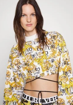 Versace Jeans Couture PRINT LOGO COUTURE - Szorty - Black/gold -Ulla Popken Sklep ff4cf37c442f4ece8e3c809dd346712d